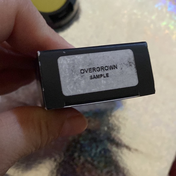 Brand new MAC Overgrown Shadow- limited! - Picture 4 of 5